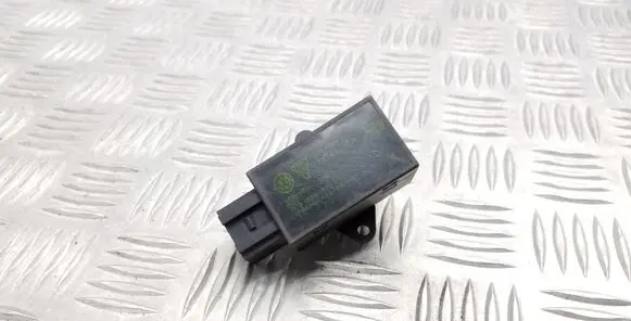 Volkswagen Touareg I Seat heating relay 7L0959722