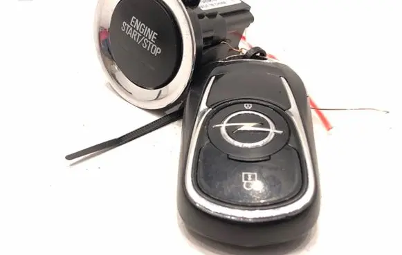 Opel Insignia B Ignition key/card 1340981913511625A