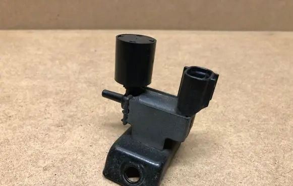Toyota Corolla E120 E130 Vacuum valve 9091012232