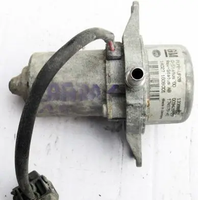 Opel Zafira C Vacuum pump 13398752