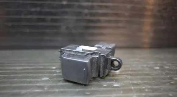 Nissan Qashqai Electric window control switch 25411BR00A