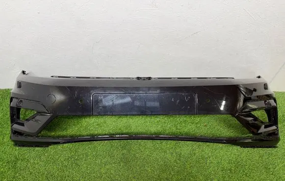 Volkswagen Touran III Front bumper 5TA807221M