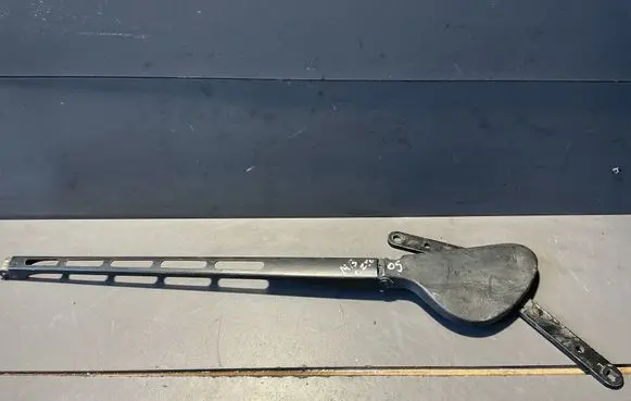 Mercedes-Benz C W203 Front wiper blade arm A2038240749