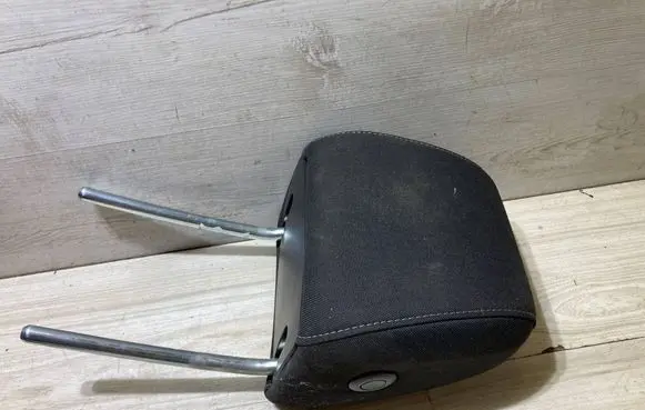 Ford B-MAX Front seat headrest