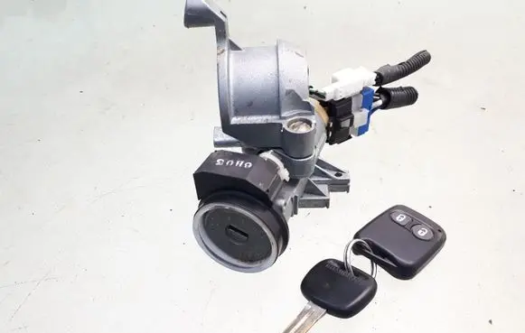 Mitsubishi Colt Ignition lock