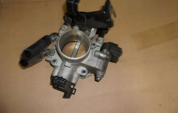 Hyundai ix20 Throttle valve 35100