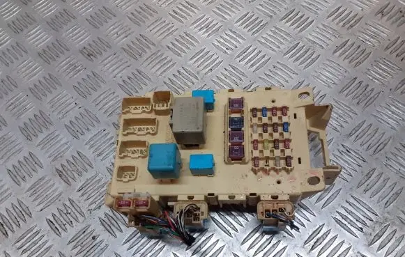 Toyota Yaris Fuse box cover BRAK