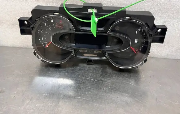 Speedometer (instrument cluster)