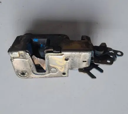 Volkswagen Transporter - Caravelle T4 Front door lock 701837016D