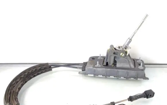 Volkswagen Scirocco Gear shifter/selector 1K0711049CK