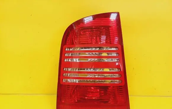 Skoda Octavia Mk1 (1U) Rear/tail lights 1U9945095 1U9945111