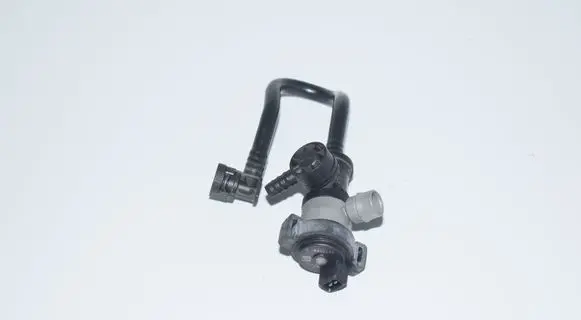 BMW 3 F30 F35 F31 Valve vacuum 7636144