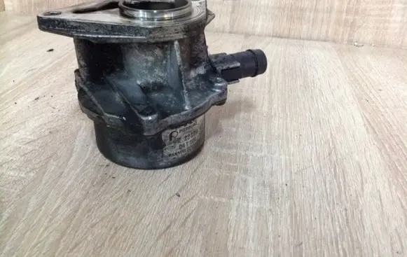 Vacuum pump