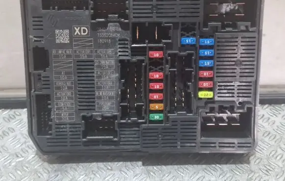 Nissan Micra K14 Fuse module 284B75RF0A