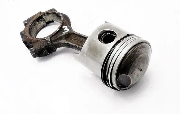 Fiat 125p Piston with connecting rod 7920457565