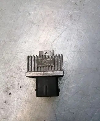 Renault Scenic II - Grand scenic II Glow plug pre-heat relay 9640469680A