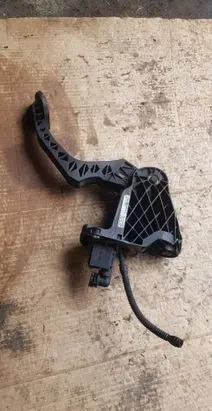 Volkswagen PASSAT B6 Clutch pedal 3C1721059T