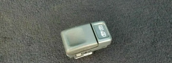Volvo S70 V70 V70 XC Windscreen/window heater switch 9162952