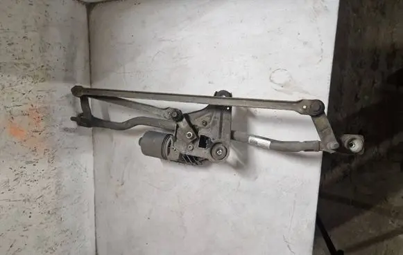 Volvo V70 Front wiper linkage and motor 3397020958