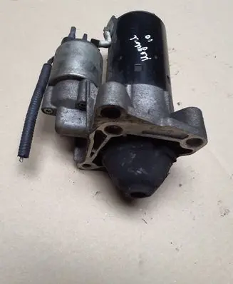 Renault Megane III Starter motor 8200741476 0001108429