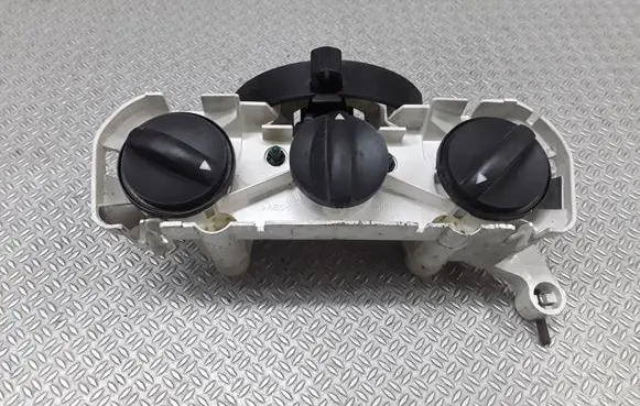 Toyota Corolla Verso E121 Climate control unit 1559112240