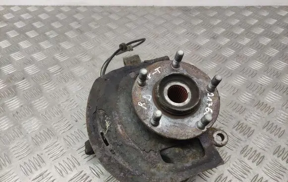 Nissan X-Trail T31 Front wheel hub