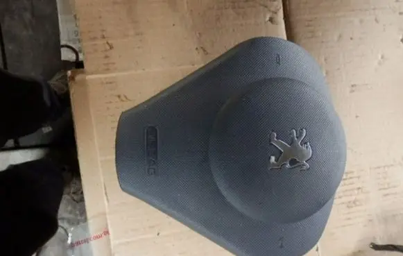 Peugeot 1007 Steering wheel airbag 96441877