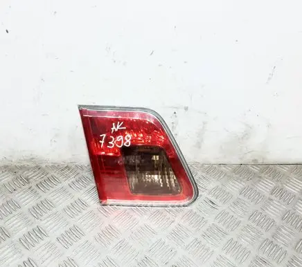 Toyota Avensis T270 Rear/tail lights H89500217 3159005100