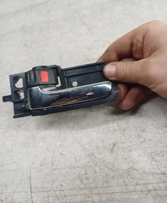 Toyota Corolla Verso E121 Front door interior handle