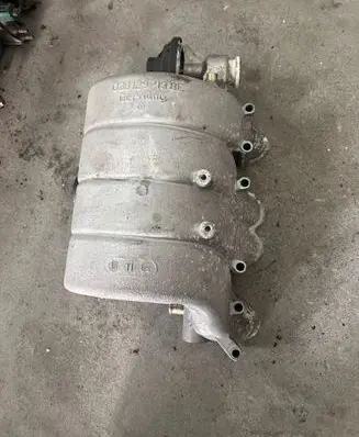 Volkswagen Polo Intake manifold 038129713BE