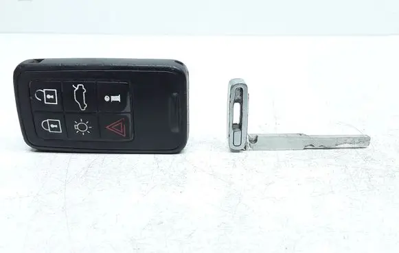 Volvo S60 Ignition key/card 8676875