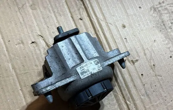 Land Rover Range Rover Velar Engine mount bracket JK836A003GA