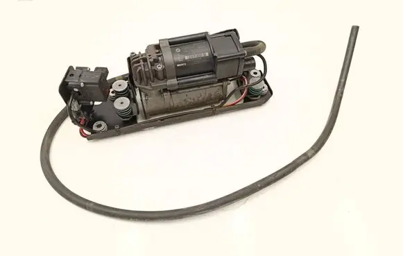 BMW 5 F10 F11 Air suspension compressor/pump 6875176