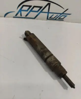 Volkswagen Golf IV Fuel injector 028130201T
