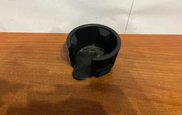 Cup holder front