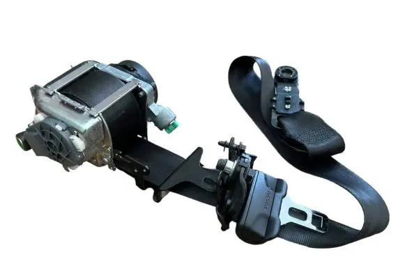 Volvo S60 Front seatbelt 39818843