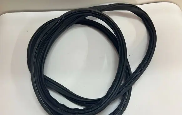 Mazda 3 III Seal rubber (tailgate) 