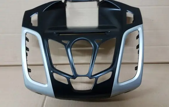 Ford Focus Radio/GPS head unit trim 18835