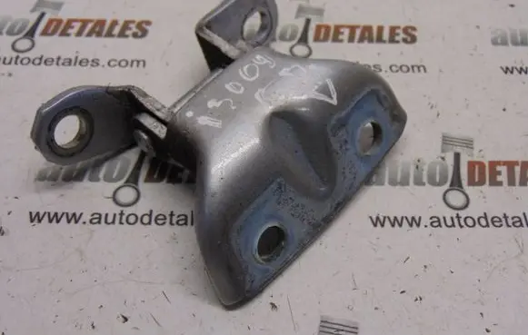 Hyundai i30 Rear door upper hinge