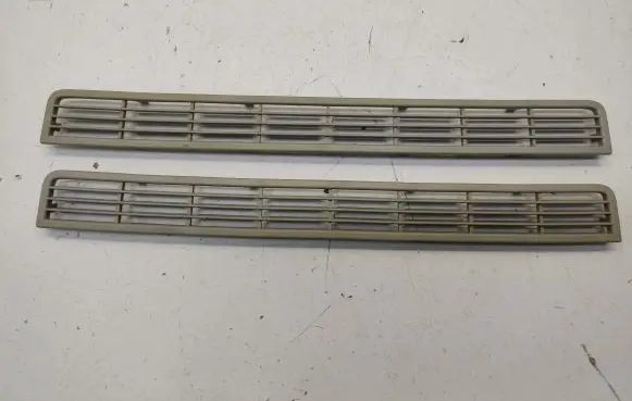 Mercedes-Benz R W251 Dashboard air vent grill cover trim JC309156 JC309179
