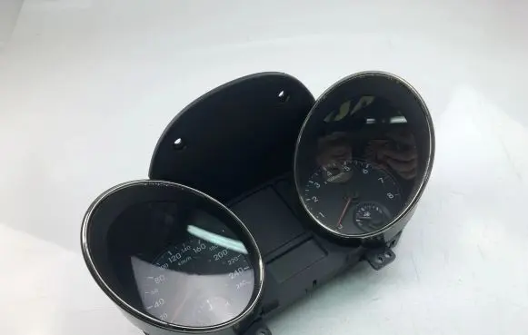 Hyundai Genesis Speedometer (instrument cluster) 940132M530