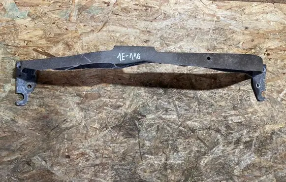 Engine mounting bracket