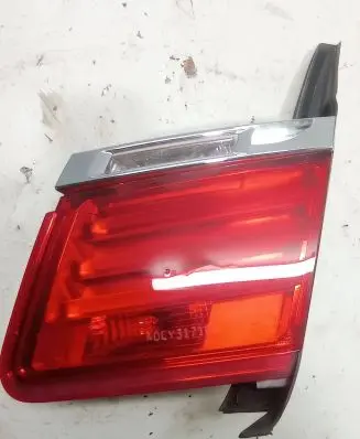 Tailgate rear/tail lights