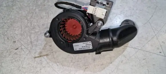 Mercedes-Benz C W204 Engine control unit/module fan A2048300808