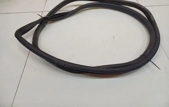 Saab 9-5 Rubber seal front coupe door 