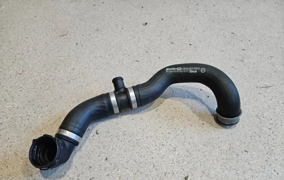 Engine coolant pipe/hose