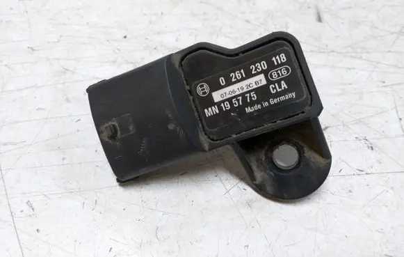 Mitsubishi Colt Air pressure sensor 0261230118 MN195775