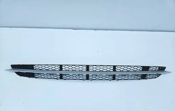 Mercedes-Benz E W211 Front bumper lower grill A2118850553