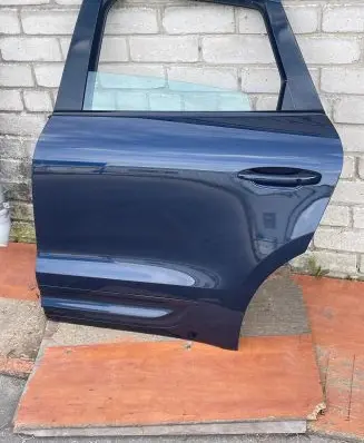 Porsche Macan (95B) Rear door