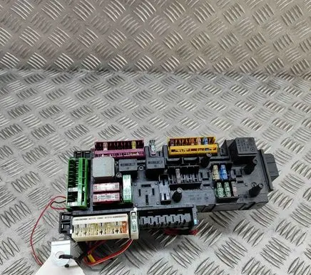 Mercedes-Benz SLC R172 Fuse module A1729002611